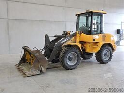 VOLVO L30B + Fork
