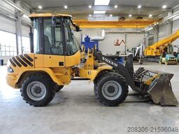 VOLVO L30B + Fork