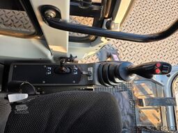 SENNEBOGEN 830 Mobilbagger / 2016 / 10.197 h