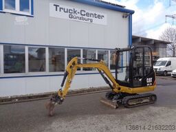 CATERPILLAR 301.7D SW + Schaufel