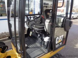 CATERPILLAR 301.7D SW + Schaufel