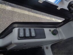 CATERPILLAR 301.7D SW + Schaufel