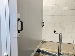 Vezeko TK B 27.30 Rampe Tür Kofferanhänger