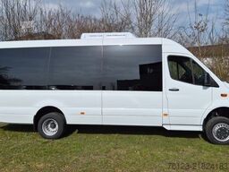 MERCEDES-BENZ 519  Allrad 4 x 4 Lagerfahrzeug Stock 20 Sitzer