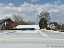 MERCEDES-BENZ 519  Allrad 4 x 4 Lagerfahrzeug Stock 20 Sitzer