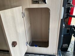 EURA MOBIL VAN 635 HB, Automatik, 140 PS, Hubbett, Alufelgen