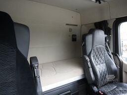 Mercedes-Benz Actros 3563 8x4 / Tipper for grain 20 t