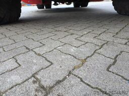 LIEBHERR LRS V645 Reachstacker/ Containerlader