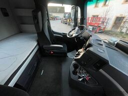 MERCEDES-BENZ Arocs 3251 8x4 BB Meiller Bordmatik neu bereift