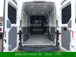 VOLKSWAGEN Crafter 35 2,0TDi 140PS MR2 HochFWD/AHK3,0t