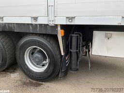 Mercedes-Benz Actros 4141 8x4 manual Hiab 32 Tonmeter laadkra...