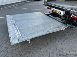 Kässbohrer Maxima XJ2 / Box / Laadklep 2500 kg / Liftas
