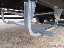 Schmitz Cargobull Curtainsider Mega