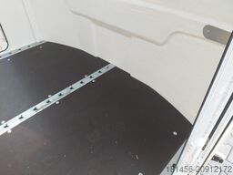 Brian James Trailers schöner Box Van Flügeltürer