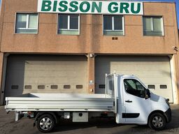 NISSAN NV 400