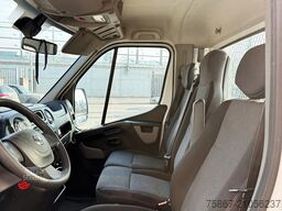NISSAN NV 400