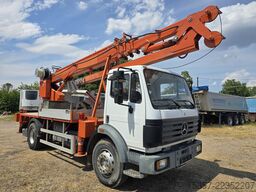 Mercedes-Benz 1820 Mit Dachdecker Kran