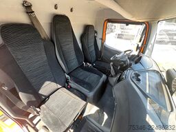 MERCEDES-BENZ Atego 821 L Pritsche6,10m/3 Sitze/Nur 70 tkm/Top