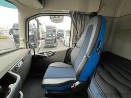 Volvo FH 500 6x2 Containerpritsche mit FASSI 545RA.2.28