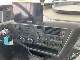 Volvo FH 500 6x2 Containerpritsche mit FASSI 545RA.2.28