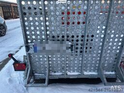 Bobcat E19 mini excavator w/ trailer, digging bucket, san