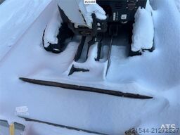 Bobcat E19 mini excavator w/ trailer, digging bucket, san