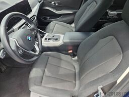 BMW 320 d xDrive Touring PDC Mild-Hybrid Navi/Ahk.