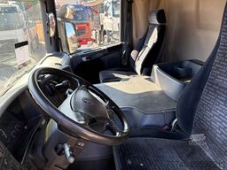 Scania P230 + 3 PEDALS  + 19t + LOADLIFT 1500 KG