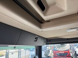 Scania P230 + 3 PEDALS  + 19t + LOADLIFT 1500 KG