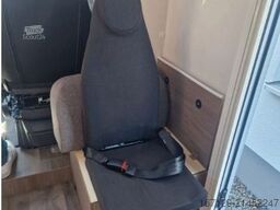 CARADO T 338s Markise / Radträger / Alufelgen