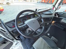 Volvo FH 500 6x2 FOR SALE AS CHASSIS / GLOBE XL / RET...