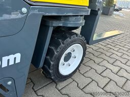 Combilift CB3000/LPG /2015 year/ Perfect condition