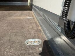 FUSO Canter 7C18 3-Sitzer Klima Koffer Ladebordwand