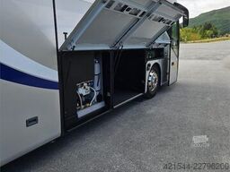 Setra S516HD Coach – 49 + 1 + 1 seats – 313,000 km