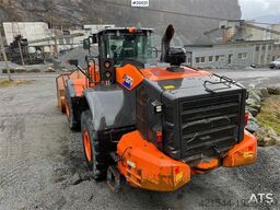 Hitachi zw370-6 Wheel loader w/ scale, printer and bucket