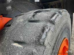 Hitachi zw370-6 Wheel loader w/ scale, printer and bucket