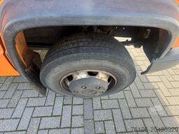 MERCEDES-BENZ 816 D VARIO Koffer *Ahk*