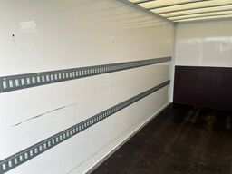 Mitsubishi Fuso Fuso Canter 7C18 AMT Junge Kofferaufbau KlimaA