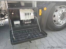 Mercedes-Benz Actros 2542 MP5 Low deck / NEW tow truck