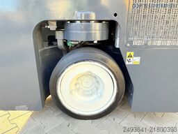 Combilift C3000CB GAS TRIPLEX 4900 FREE-LIFT