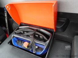 Mercedes-Benz Arocs 2633 flatbed truck / Crane FASSI