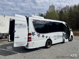 Mercedes-Benz Sprinter 519 CDI Minibus – 17 Seats