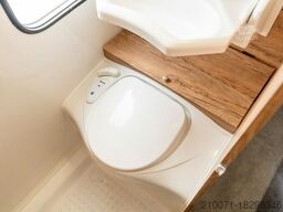 NIEWIADOW Wohnwagen Camping Caravan + Gasheizung 900kg zGG