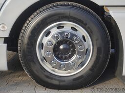 MAN TGX 26.480 / 6x2 / BDF Igloocar