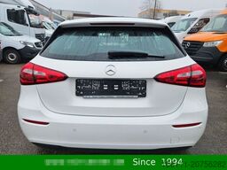 MERCEDES-BENZ A 200 Automatik Navigation Komfort-Fahrwerk