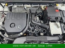MERCEDES-BENZ A 200 Automatik Navigation Komfort-Fahrwerk
