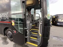 MAN R 08 Lions Coach L