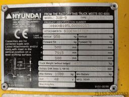 Hyundai 32B-9
