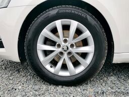 SKODA Octavia 1.6TDI/85KW STYLE / FULL LED