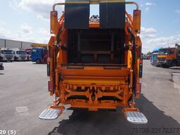 FUSO Canter 9C18 Geesink 7m³